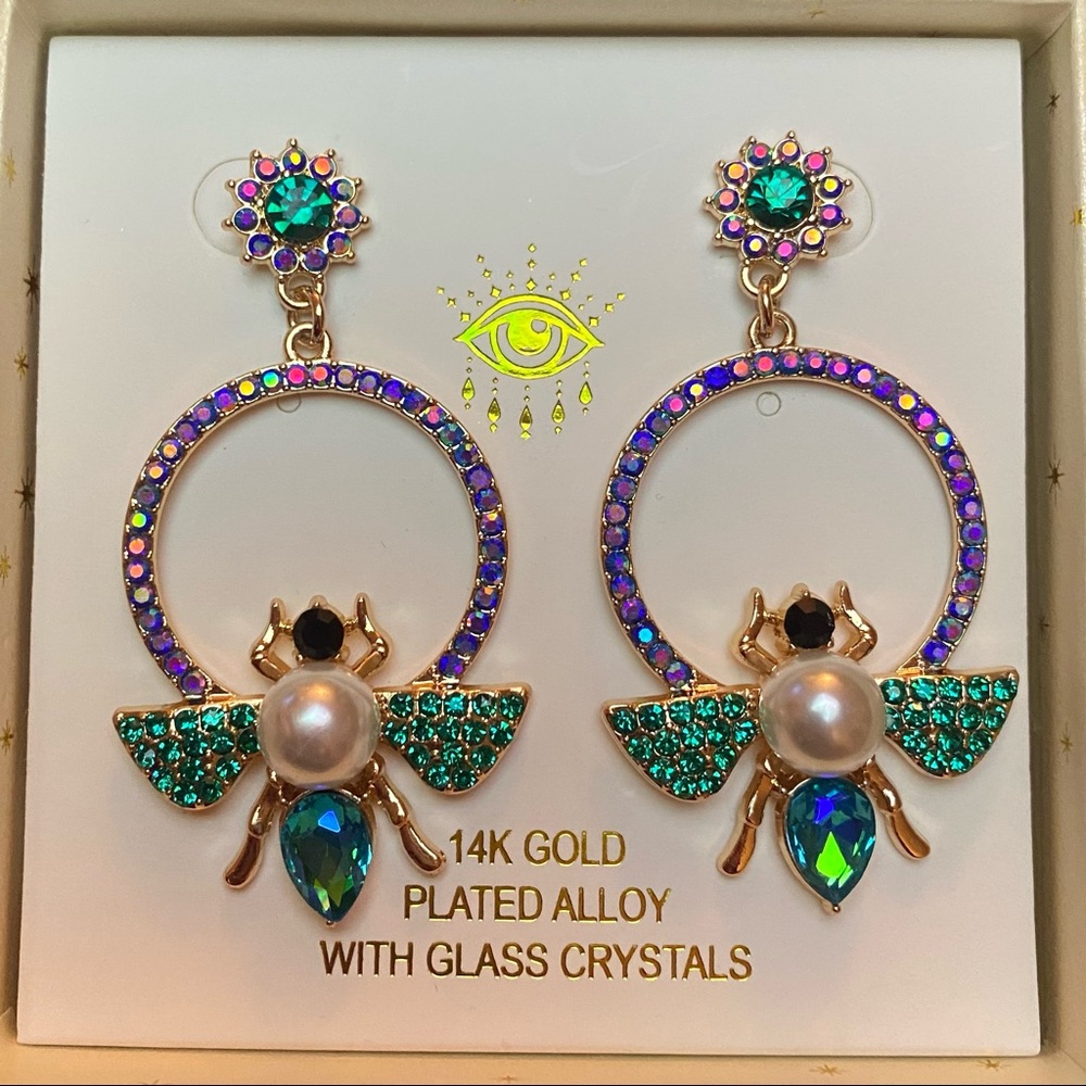 Bumblebee circle dangle earrings!